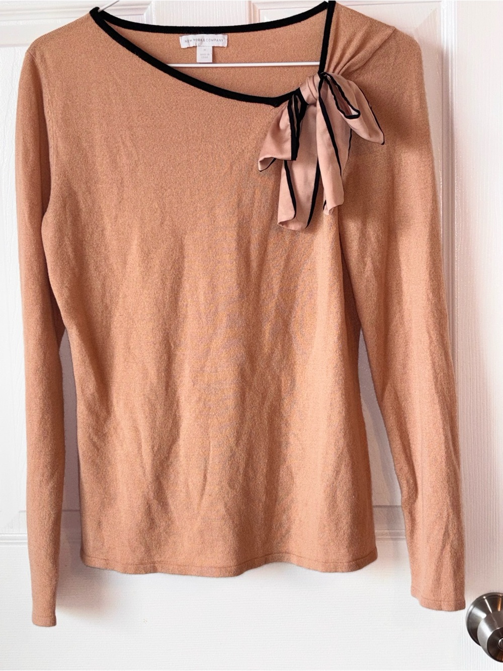 New York & Company Peach Long-Sleeve Bow Accent Top Size M